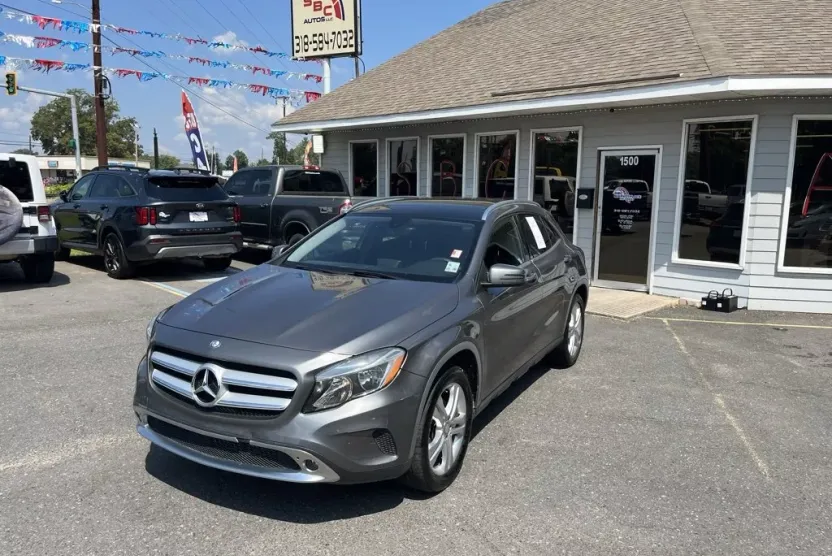 2015 Mercedes Benz GLA 250 photo 1