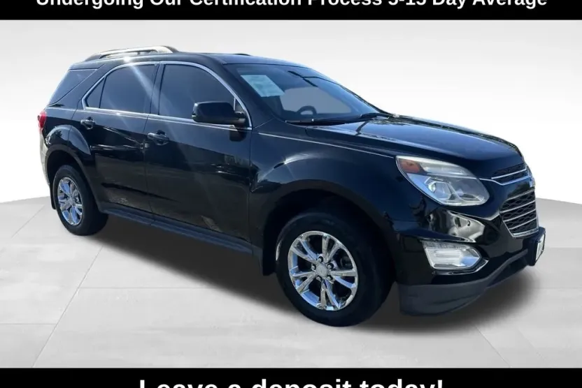 2017 Chevrolet Equinox LT photo 1
