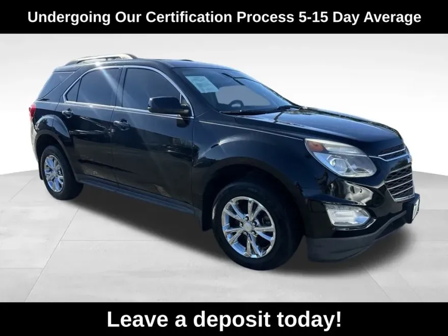 2017 Chevrolet Equinox LT photo 1