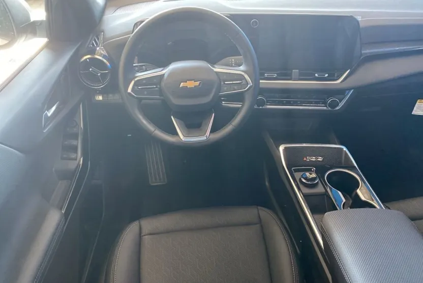 2026 Chevrolet Equinox LT photo 1