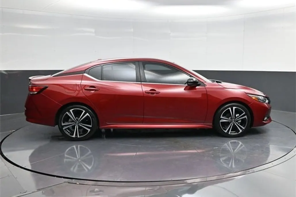 2023 Nissan Sentra SR photo 1