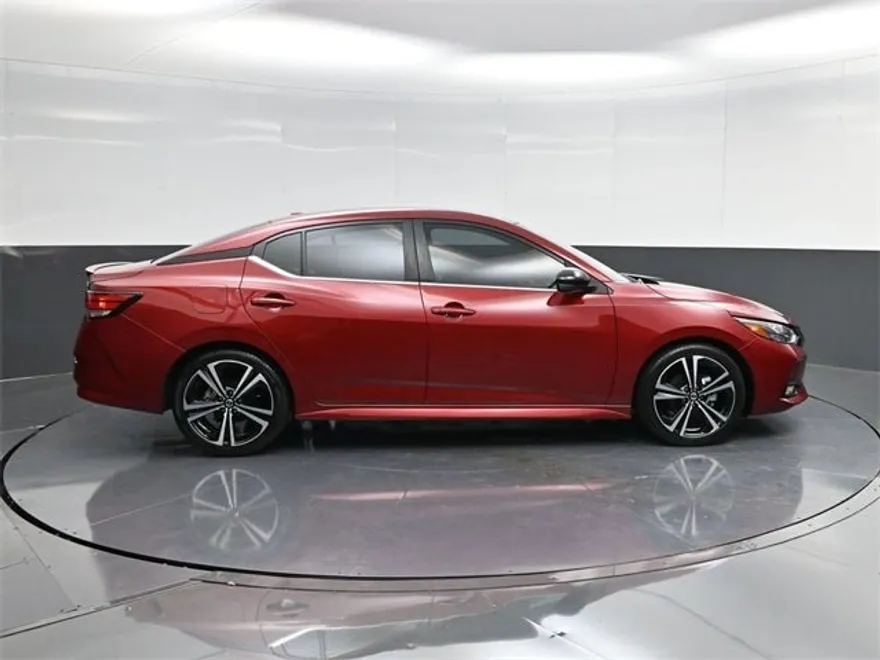 2023 Nissan Sentra SR photo 1