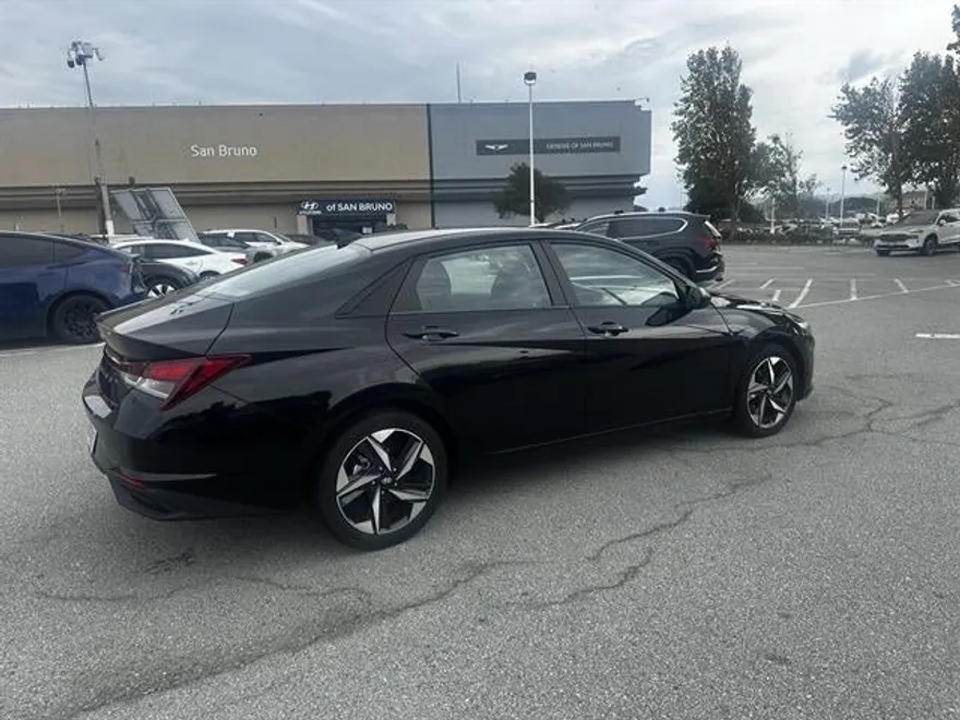 2023 Hyundai Elantra SEL Convenience photo 1