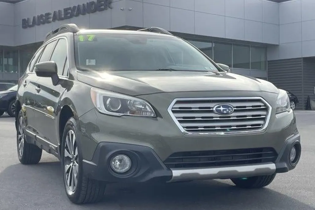2017 Subaru Outback 3.6R Limited photo 1