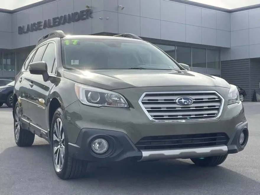 2017 Subaru Outback 3.6R Limited photo 1