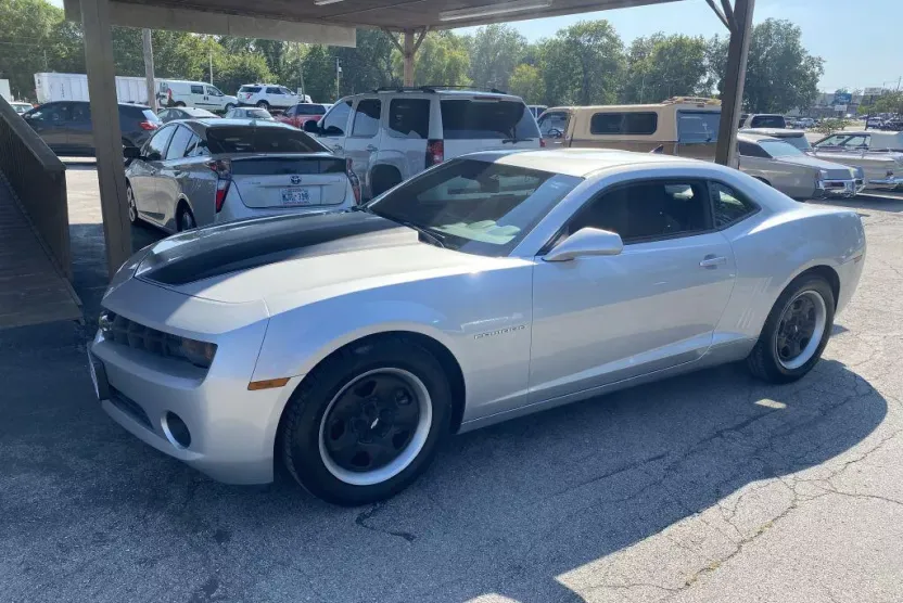 2011 Chevrolet Camaro LS photo 1