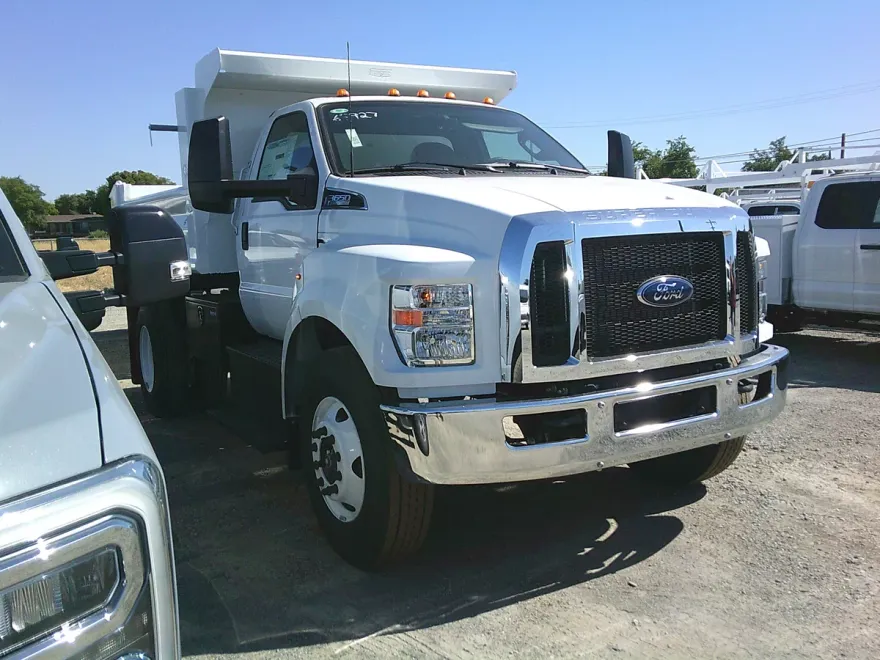 2025 Ford F-650 Base Regular Cab photo 1