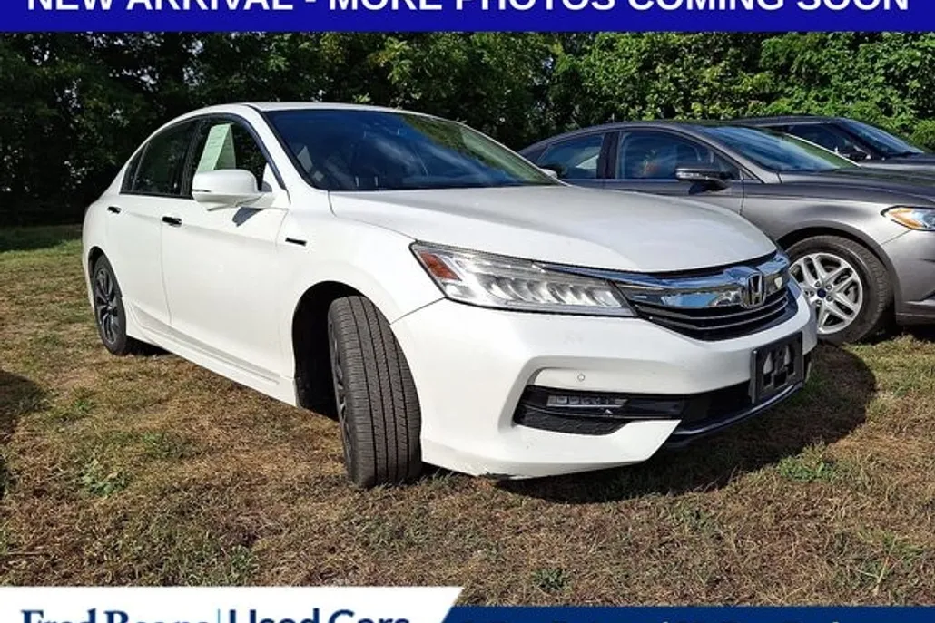 2017 Honda Accord Hybrid Touring photo 1