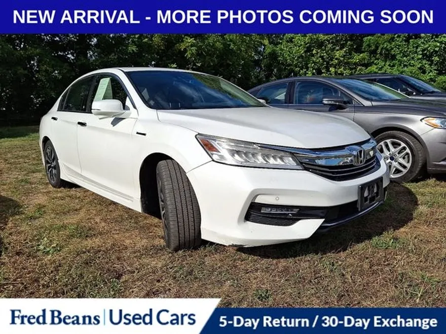 2017 Honda Accord Hybrid Touring photo 1