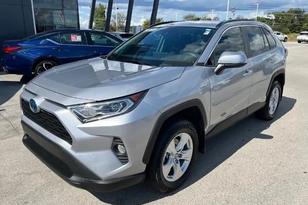 2021 Toyota RAV4 Hybrid XLE photo 1