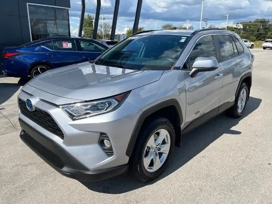 2021 Toyota RAV4 Hybrid XLE photo 1