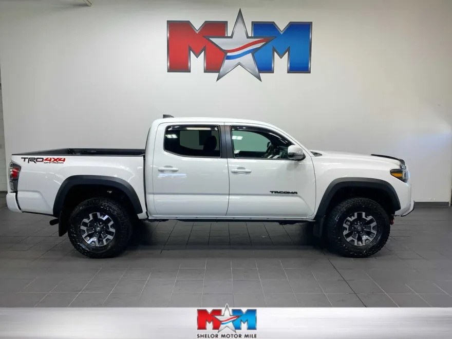 2023 Toyota Tacoma TRD Double Cab V6 photo 1
