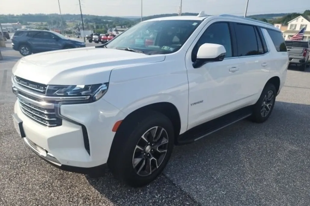 2021 Chevrolet Tahoe LT photo 1