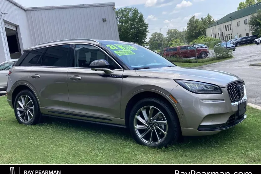 2021 Lincoln Corsair Grand Touring photo 1