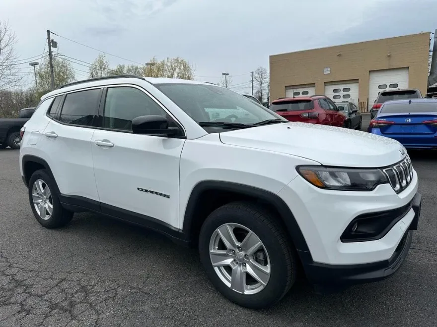 2022 Jeep Compass Latitude photo 1