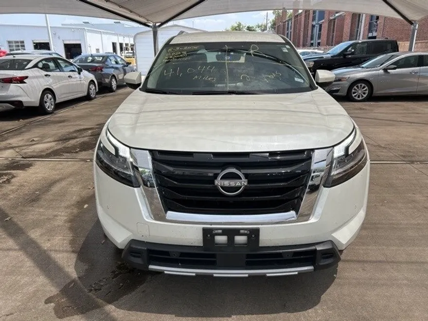 2023 Nissan Pathfinder SL photo 1