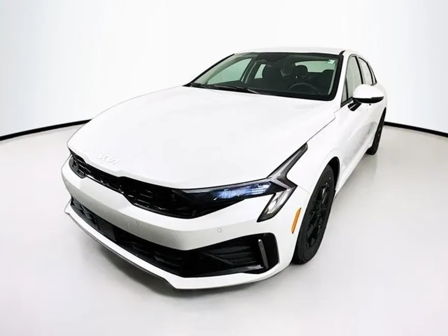 2025 Kia K5 LXS photo 1