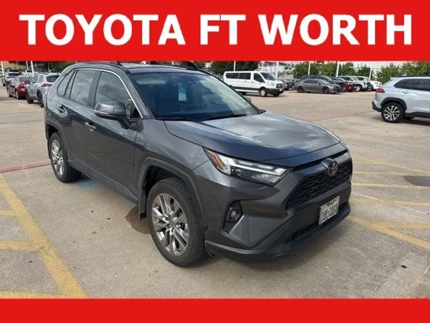 2023 Toyota RAV4 XLE Premium photo 1