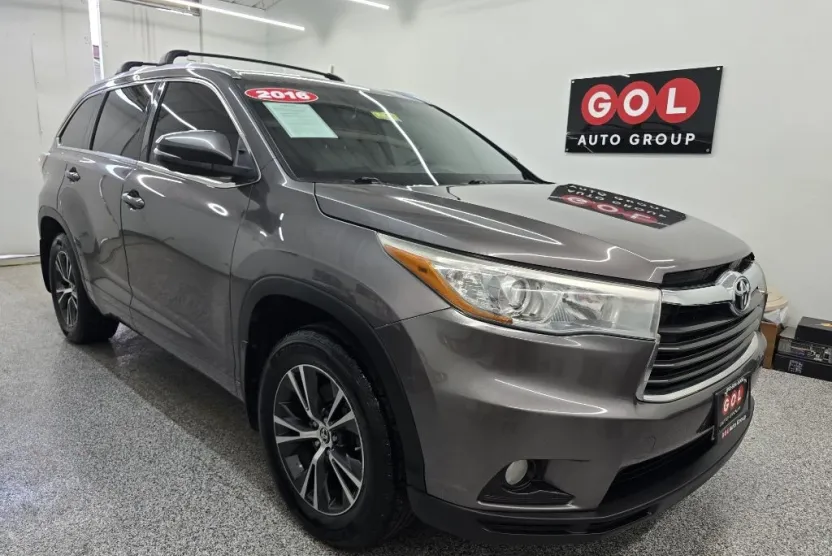 2016 Toyota Highlander XLE photo 1