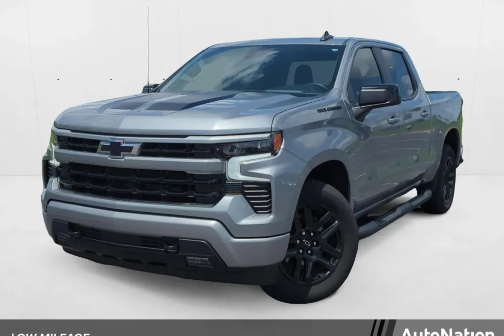 2024 Chevrolet Silverado 1500 RST photo 1