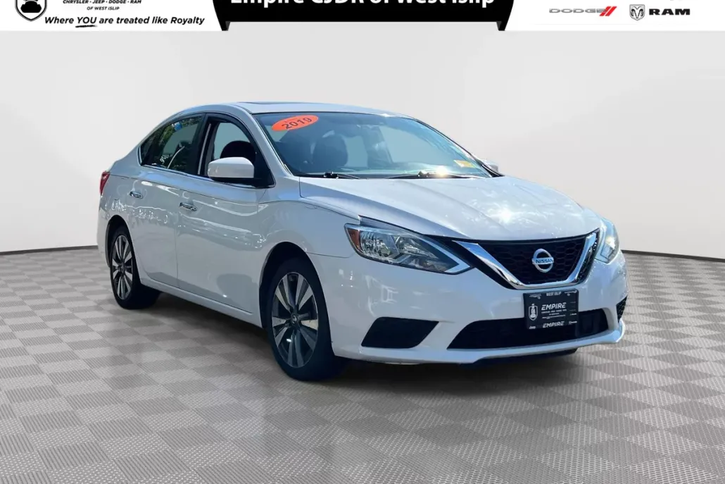2019 Nissan Sentra SV photo 1