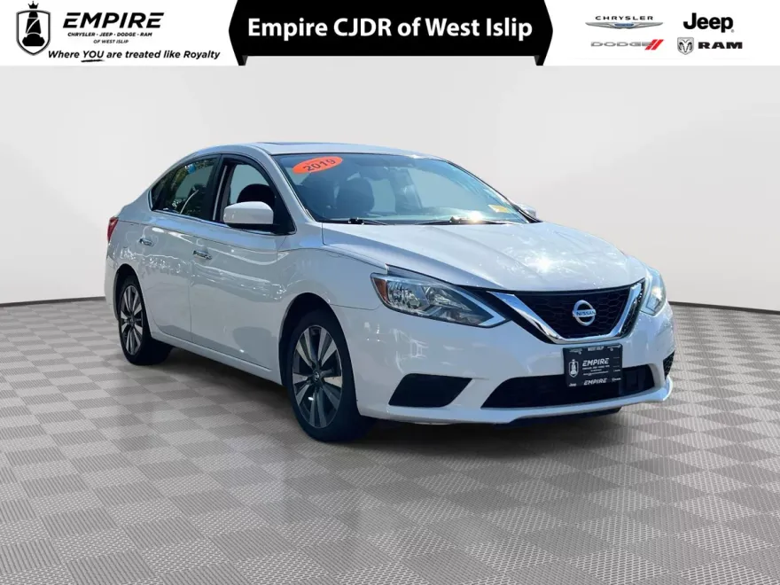 2019 Nissan Sentra SV photo 1