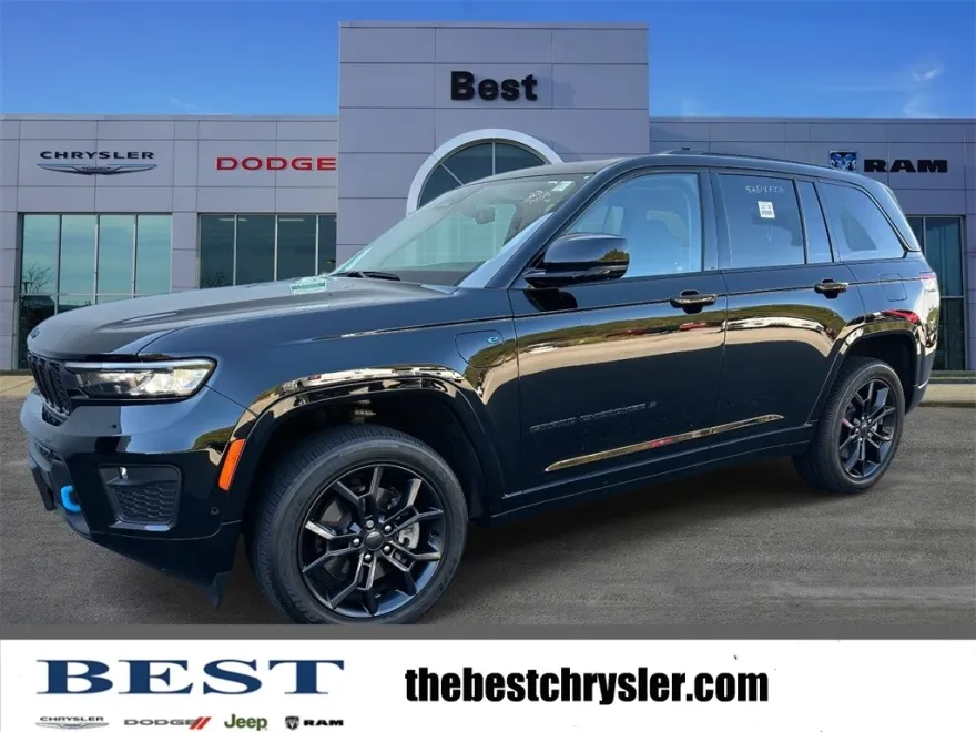 2023 Jeep Cherokee Base photo 1