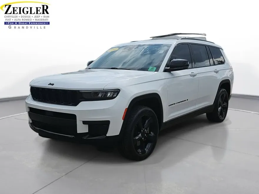 2023 Jeep Grand Cherokee Altitude photo 1