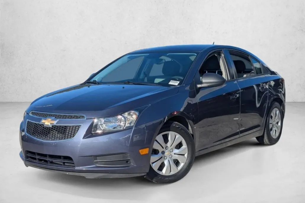 2014 Chevrolet Cruze LS photo 1