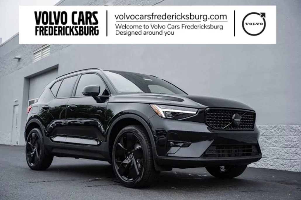 2026 Volvo XC40 AWD photo 1