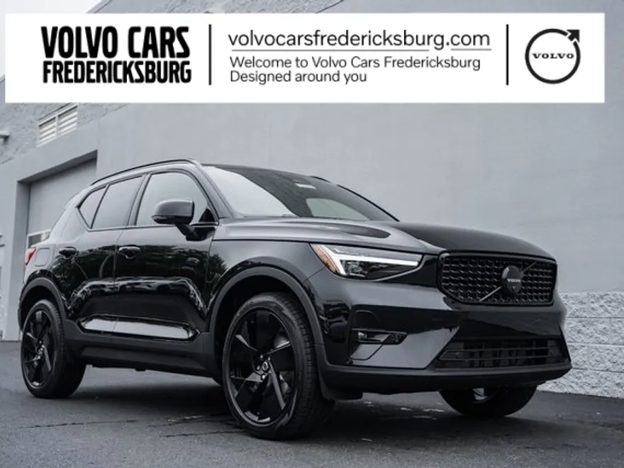2026 Volvo XC40 AWD photo 1