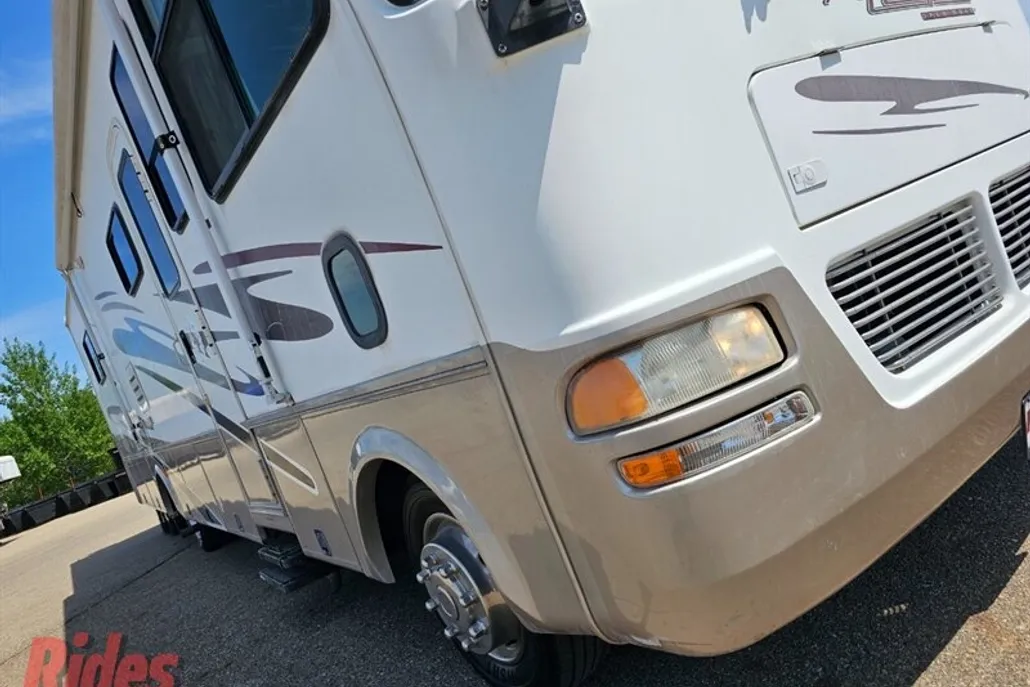 2005 Workhorse W22 Forward Control photo 1