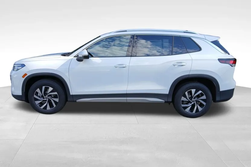 2025 Volkswagen Tiguan S photo 1