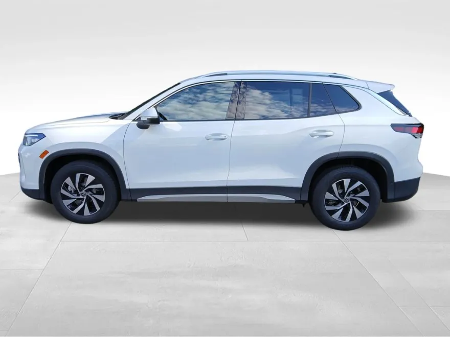 2025 Volkswagen Tiguan S photo 1