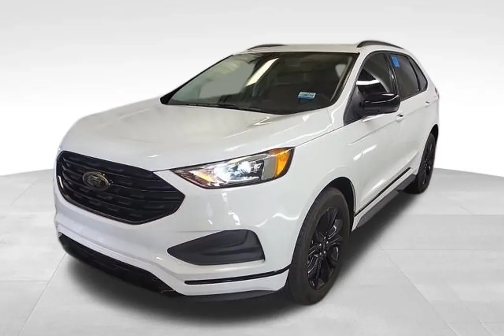 2024 Ford Edge SE photo 1