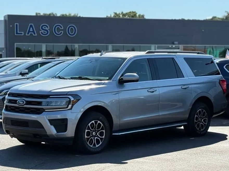 2022 Ford Expedition MAX XLT photo 1