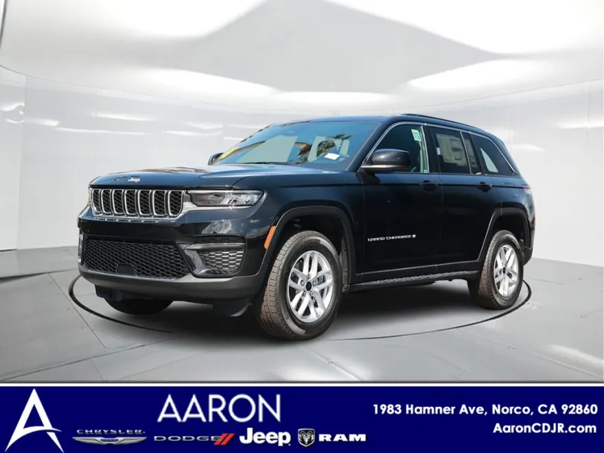 2025 Jeep Grand Cherokee Laredo X photo 1