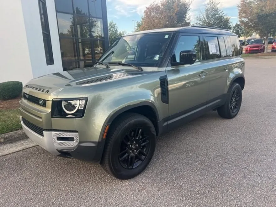 2022 Land Rover Defender S photo 1
