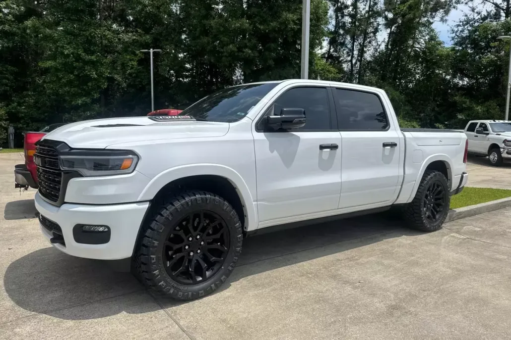 2025 Ram 1500 Limited photo 1
