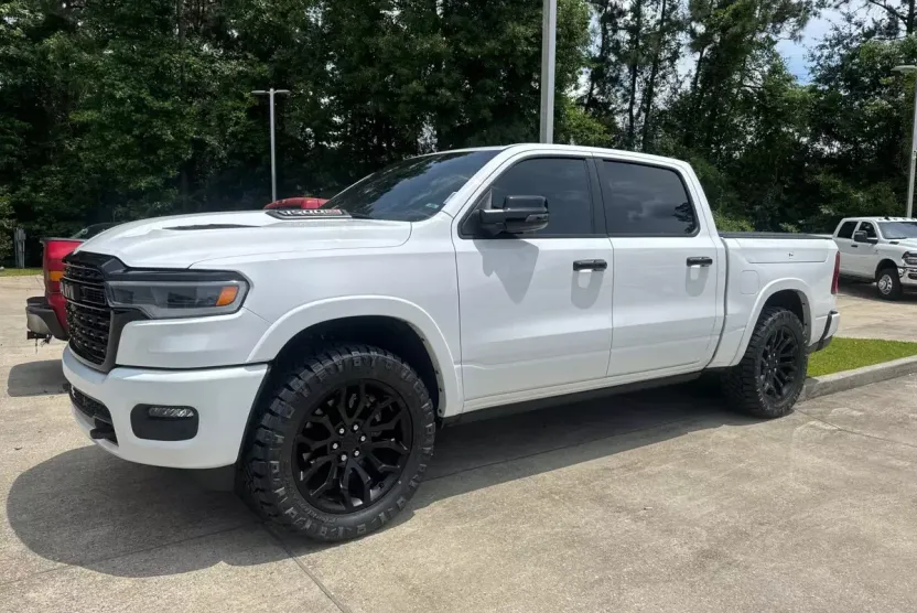 2025 Ram 1500 Limited photo 1