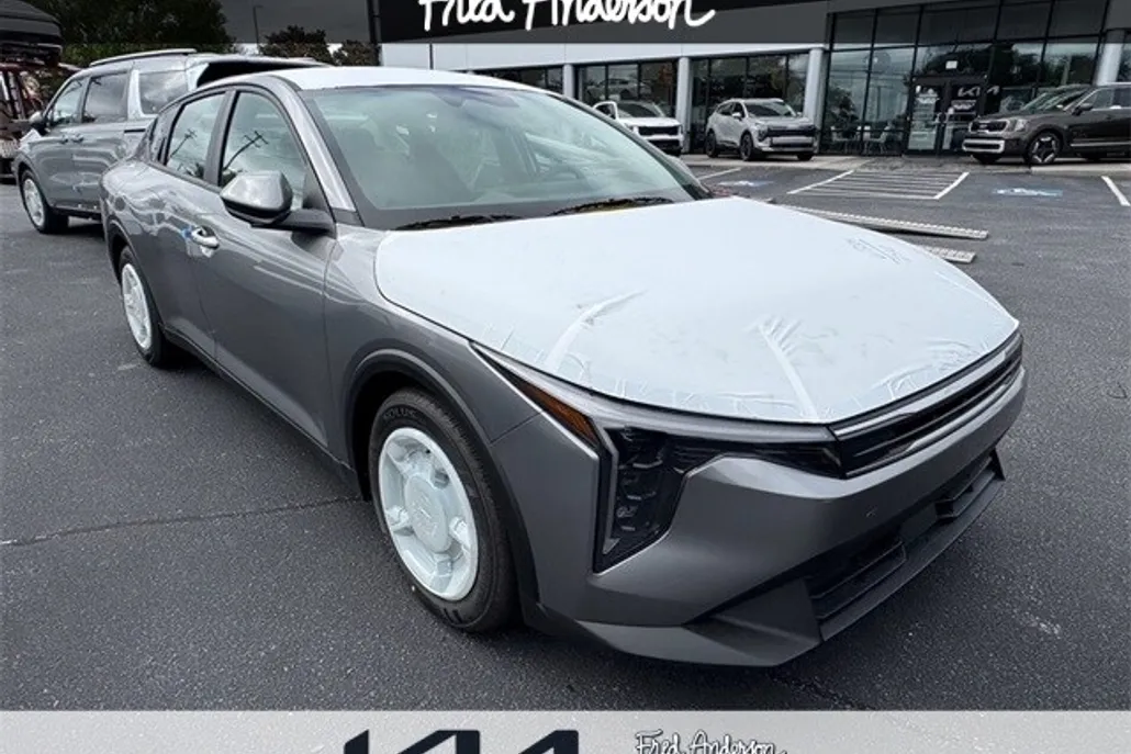 2025 Kia K4 LX photo 1