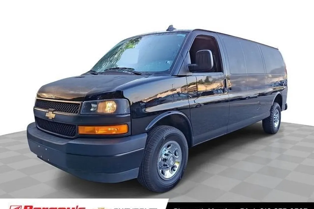2023 Chevrolet Express 3500 Work Cargo Van photo 1