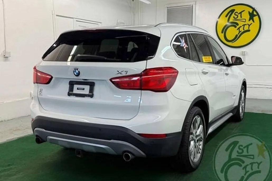 2017 Bmw X1 XDrive28i photo 1