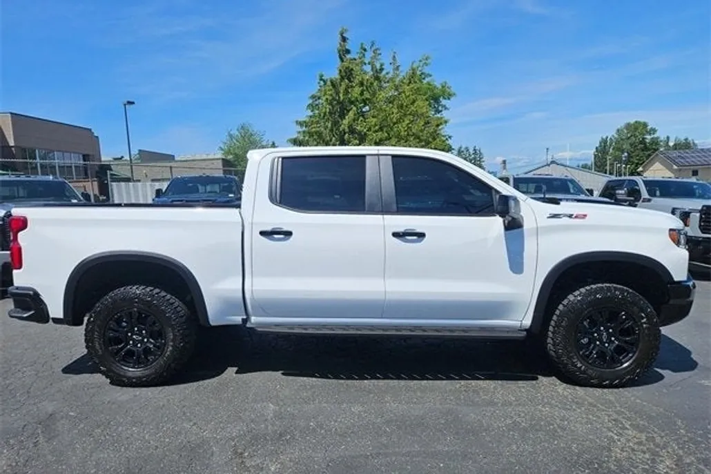 2025 Chevrolet Silverado 1500 ZR2 photo 1