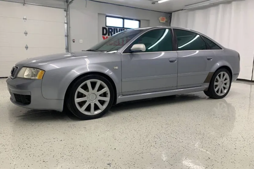2003 Audi RS 6 photo 1