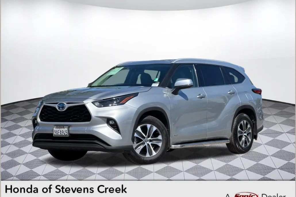 2022 Toyota Highlander Hybrid XLE photo 1