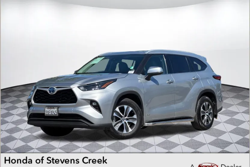 2022 Toyota Highlander Hybrid XLE photo 1