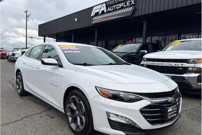 2023 Chevrolet Malibu 1LT photo 1