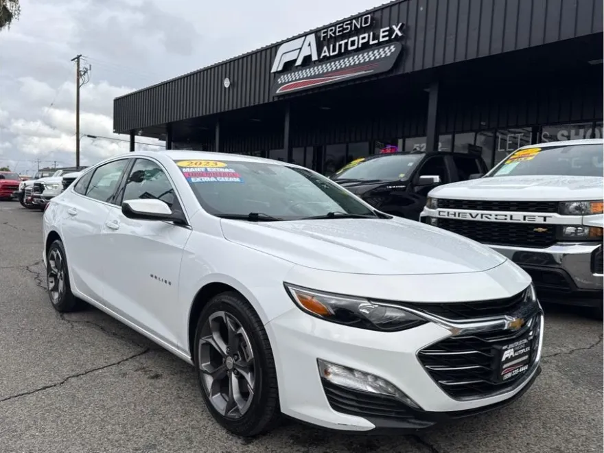 2023 Chevrolet Malibu 1LT photo 1