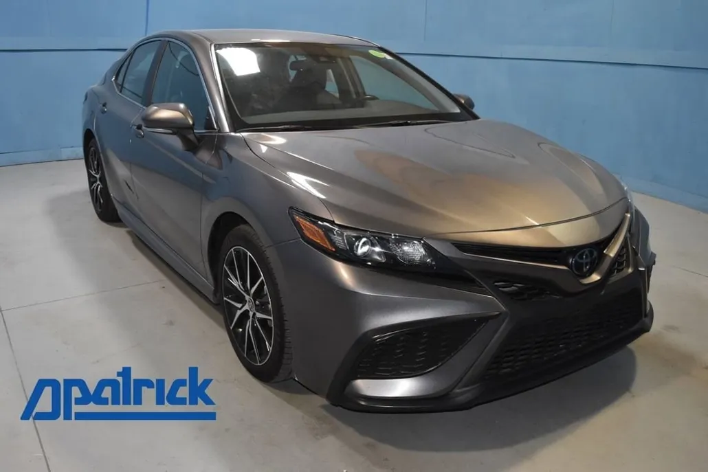 2024 Toyota Camry SE photo 1